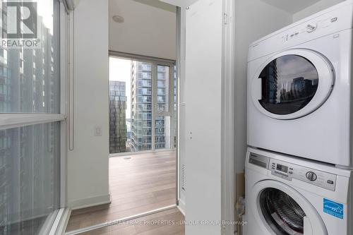 3510 - 290 Adelaide Street W, Toronto, ON - Indoor Photo Showing Laundry Room