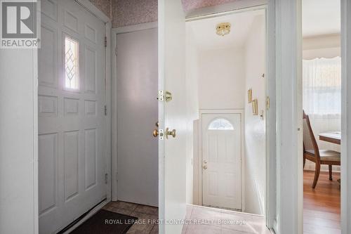 992 Pharmacy Avenue, Toronto, ON - Indoor Photo Showing Other Room