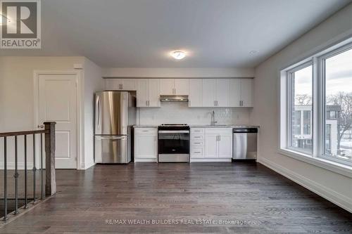 B - 1 Wild Rose Gardens, Toronto, ON - Indoor Photo Showing Kitchen