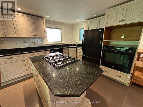 2462 Hixon Street, Oakville, ON - Indoor Photo Showing Kitchen