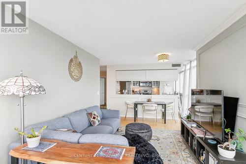 1005 - 185 Legion Road N, Toronto, ON - Indoor Photo Showing Living Room