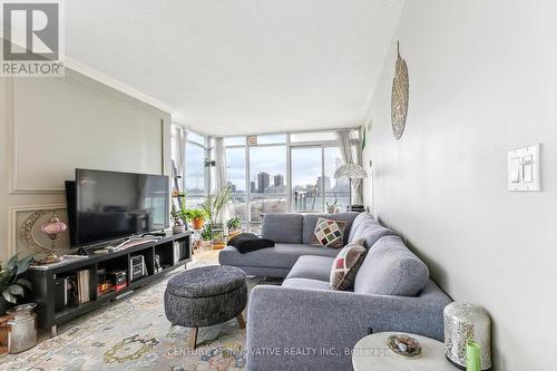 1005 - 185 Legion Road N, Toronto, ON - Indoor Photo Showing Living Room