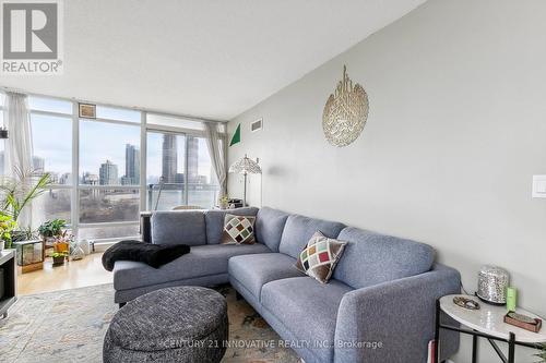 1005 - 185 Legion Road N, Toronto, ON - Indoor Photo Showing Living Room