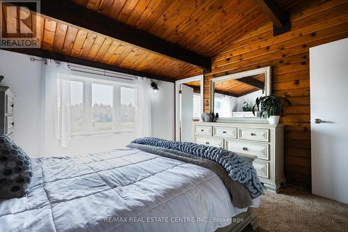 180164 Grey Road 9 Road, Southgate, ON - Indoor Photo Showing Bedroom