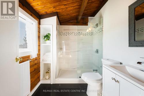 180164 Grey Road 9 Road, Southgate, ON - Indoor Photo Showing Bathroom