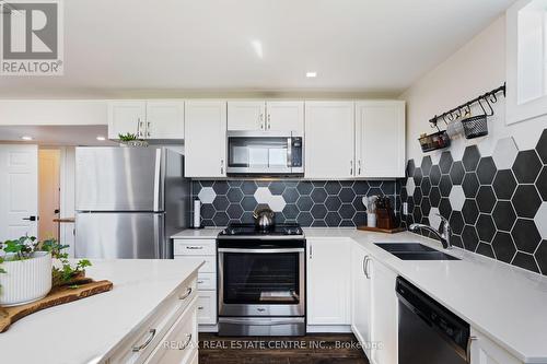 180164 Grey Road 9 Road, Southgate, ON - Indoor Photo Showing Kitchen With Double Sink With Upgraded Kitchen