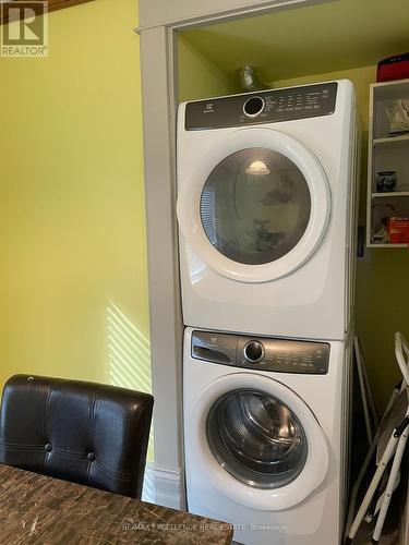 701 Little Grey Street, London, ON - Indoor Photo Showing Laundry Room