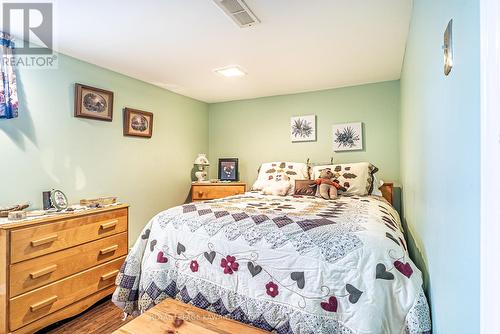 5 Sunrise Crescent, Kawartha Lakes (Lindsay), ON - Indoor Photo Showing Bedroom