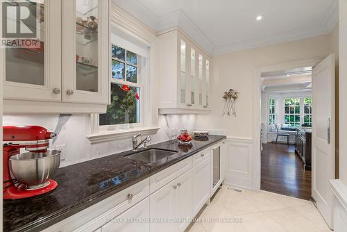 32 Ava Road, Toronto, ON - Indoor Photo Showing Kitchen