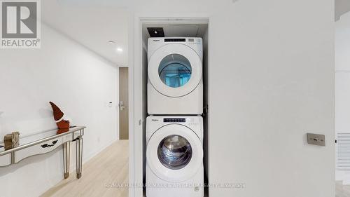 304 - 30 Tretti Way, Toronto, ON - Indoor Photo Showing Laundry Room