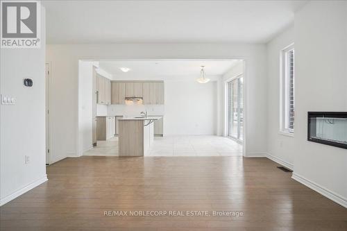 50 Betterridge Trail, Barrie, ON - Indoor Photo Showing Kitchen