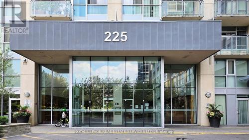 3210 - 225 Webb Drive, Mississauga, ON - Outdoor