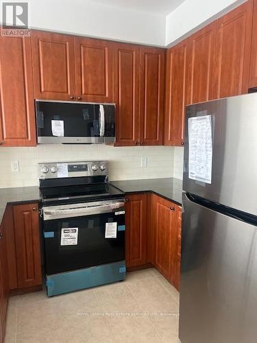 3210 - 225 Webb Drive, Mississauga, ON - Indoor Photo Showing Kitchen