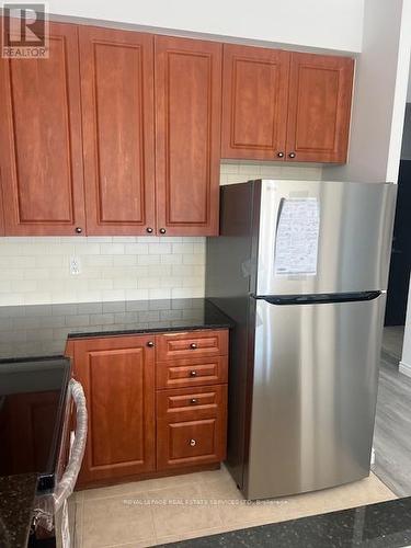 3210 - 225 Webb Drive, Mississauga, ON - Indoor Photo Showing Kitchen