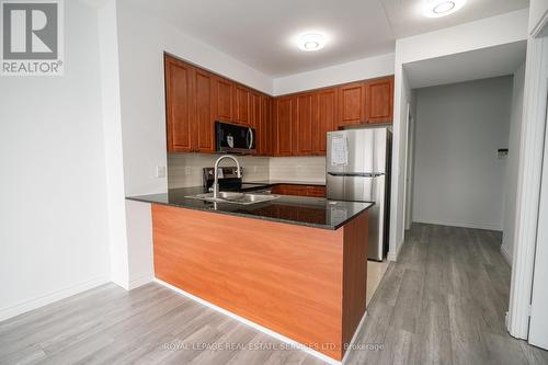 3210 - 225 Webb Drive, Mississauga, ON - Indoor Photo Showing Kitchen With Double Sink