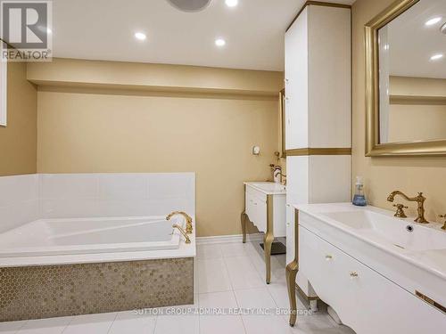 17 Dorchester Drive, Toronto, ON - Indoor Photo Showing Bathroom