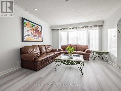 17 Dorchester Drive, Toronto, ON - Indoor Photo Showing Living Room