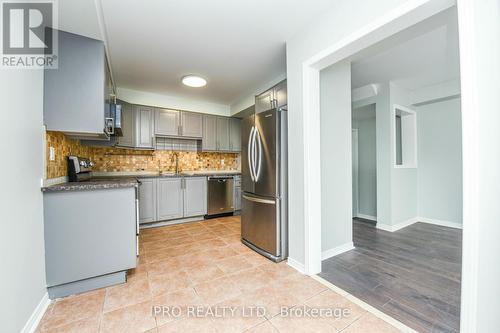 208 - 7360 Zinnia Place, Mississauga, ON - Indoor Photo Showing Kitchen