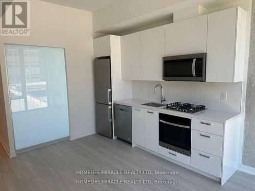 706 - 195 Mccaul Street, Toronto, ON - Indoor Photo Showing Kitchen