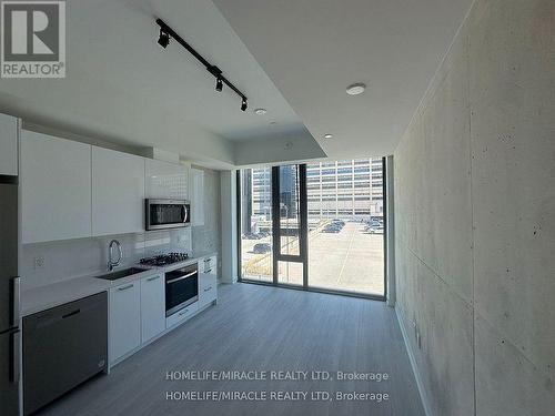 706 - 195 Mccaul Street, Toronto, ON - Indoor Photo Showing Kitchen