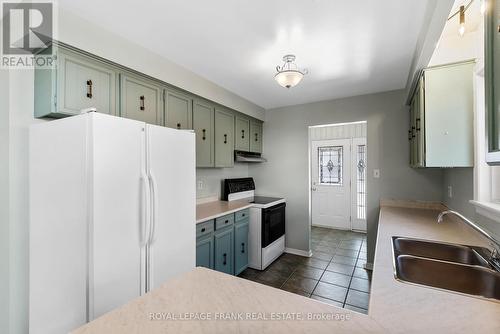 557 Morrish Road, Toronto (Highland Creek), ON - Indoor Photo Showing Kitchen With Double Sink