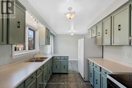 557 Morrish Road, Toronto (Highland Creek), ON - Indoor Photo Showing Kitchen With Double Sink