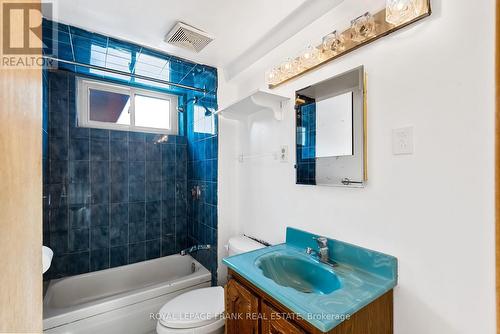 557 Morrish Road, Toronto (Highland Creek), ON - Indoor Photo Showing Bathroom