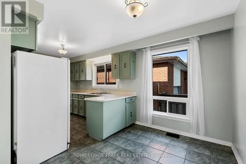 557 Morrish Road, Toronto (Highland Creek), ON - Indoor Photo Showing Kitchen