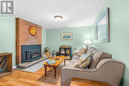 102 Wright Place, Greater Napanee, ON - Indoor Photo Showing Living Room With Fireplace