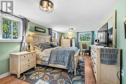 102 Wright Place, Greater Napanee, ON - Indoor Photo Showing Bedroom