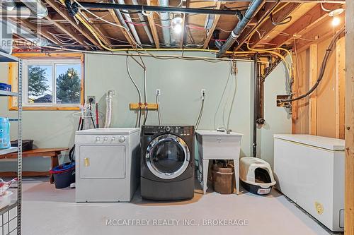 102 Wright Place, Greater Napanee, ON - Indoor Photo Showing Laundry Room