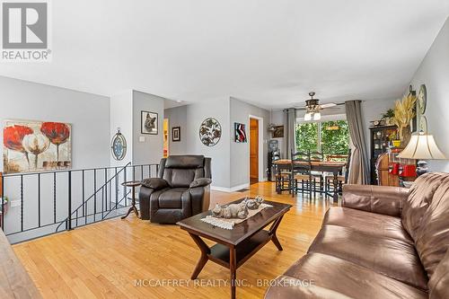 102 Wright Place, Greater Napanee, ON - Indoor Photo Showing Living Room