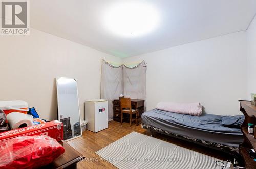 100 Roehampton Avenue, London, ON - Indoor Photo Showing Bedroom