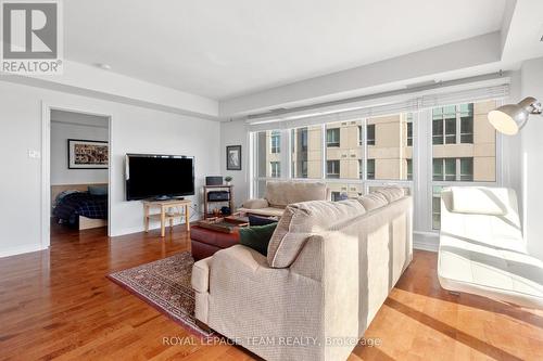 1112 - 200 Rideau Street, Ottawa, ON - Indoor Photo Showing Living Room