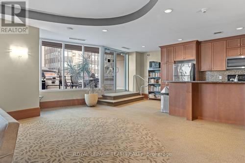 1112 - 200 Rideau Street, Ottawa, ON - Indoor Photo Showing Kitchen