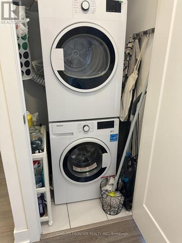 623 - 1 Belsize Drive, Toronto, ON - Indoor Photo Showing Laundry Room