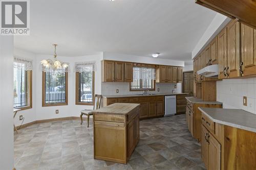 686 Frontenac St, Sault Ste. Marie, ON - Indoor Photo Showing Kitchen