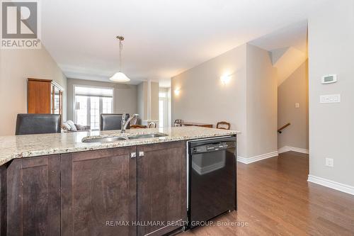 226 Kinghaven Crescent, Ottawa, ON - Indoor Photo Showing Kitchen With Double Sink