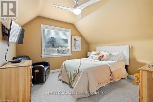 1671 King Street E, Hamilton (Delta), ON - Indoor Photo Showing Bedroom