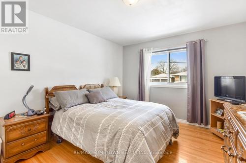 284 First Avenue, Brockville, ON - Indoor Photo Showing Bedroom