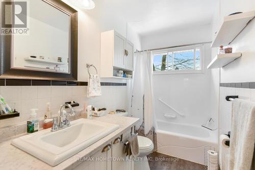 284 First Avenue, Brockville, ON - Indoor Photo Showing Bathroom