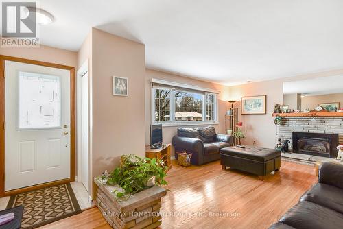 284 First Avenue, Brockville, ON - Indoor Photo Showing Living Room With Fireplace