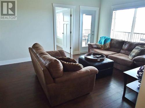 303 11203 105 Avenue, Fort St. John, BC - Indoor Photo Showing Living Room