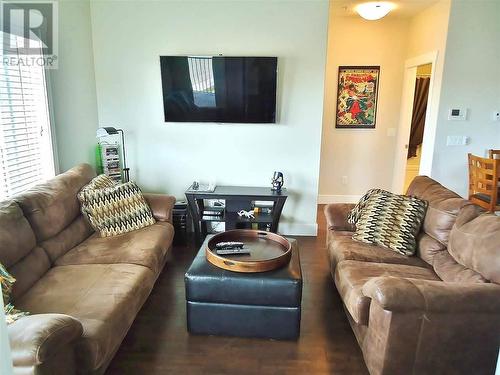 303 11203 105 Avenue, Fort St. John, BC - Indoor Photo Showing Living Room