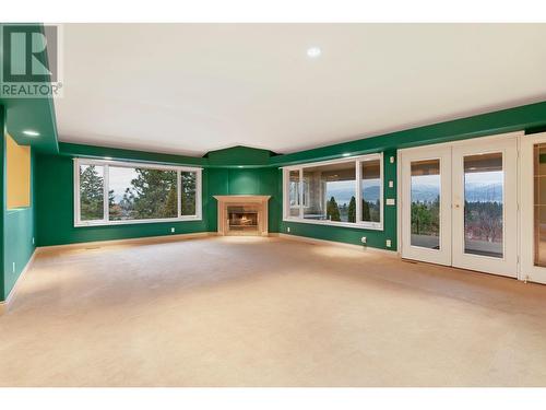 765 Westpoint Drive, Kelowna, BC - Indoor With Fireplace