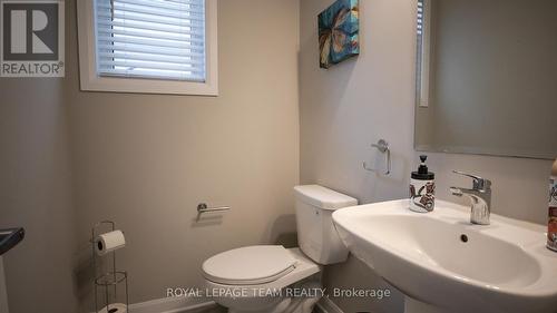 103 Aura Avenue, Ottawa, ON - Indoor Photo Showing Bathroom