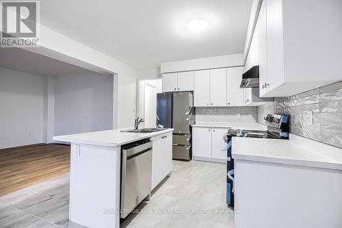 126 Port Crescent, Welland, ON - Indoor Photo Showing Kitchen With Stainless Steel Kitchen