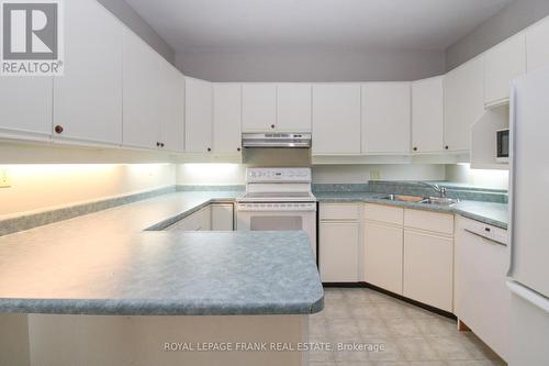 2 - 182 Mcdonnel Street, Peterborough (Downtown), ON - Indoor Photo Showing Kitchen With Double Sink