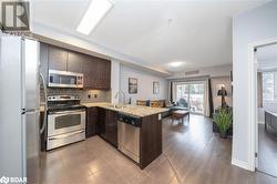 570 LOLITA Gardens Unit# 125  Mississauga, ON L5A 0A1