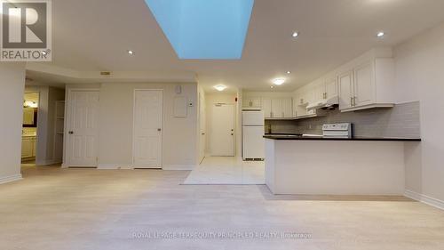 2 - 379 Jane Street, Toronto, ON - Indoor Photo Showing Kitchen